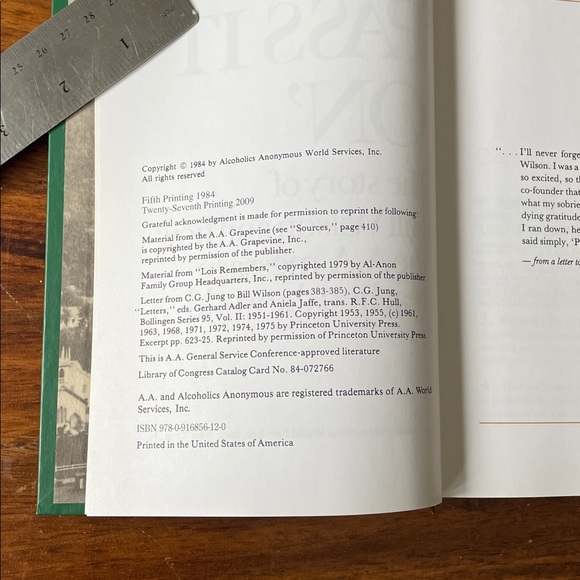 3 Alcoholics Anonymous Books published by A.A. World Services Inc. - Picture 12 of 15